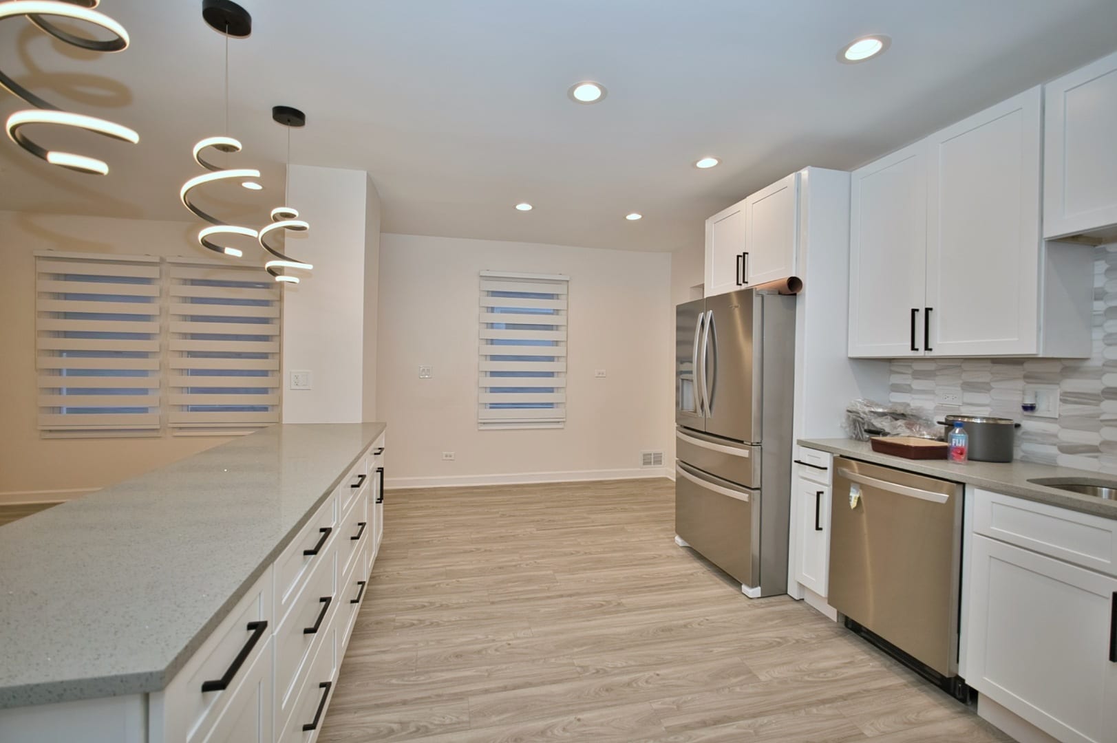 Building Photo - 4616 N Kostner Ave