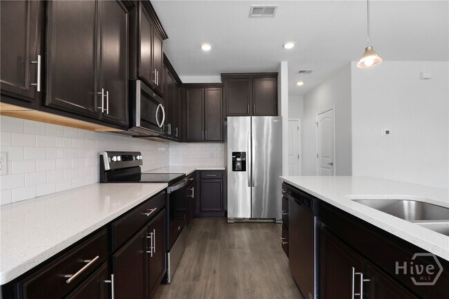 Building Photo - 106 Brookline Dr