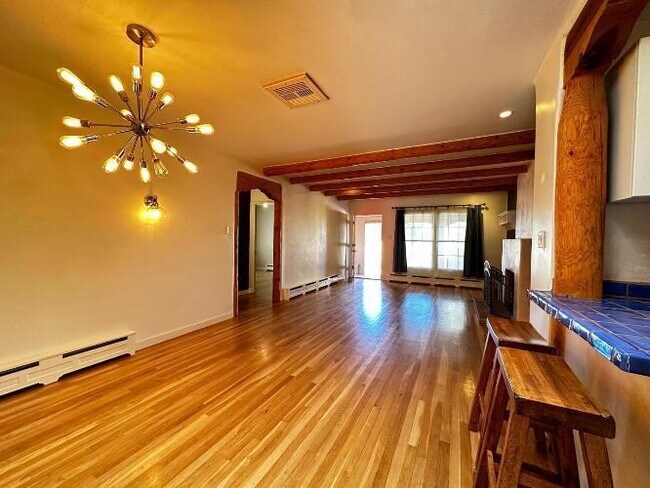 Building Photo - 504 Girard Blvd SE