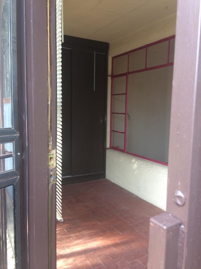 3 view tthough front door to porch - 1640 Columbia Dr SE