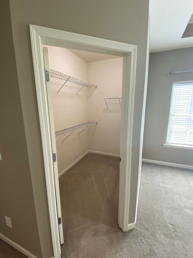 Building Photo - 2643 Lily Way