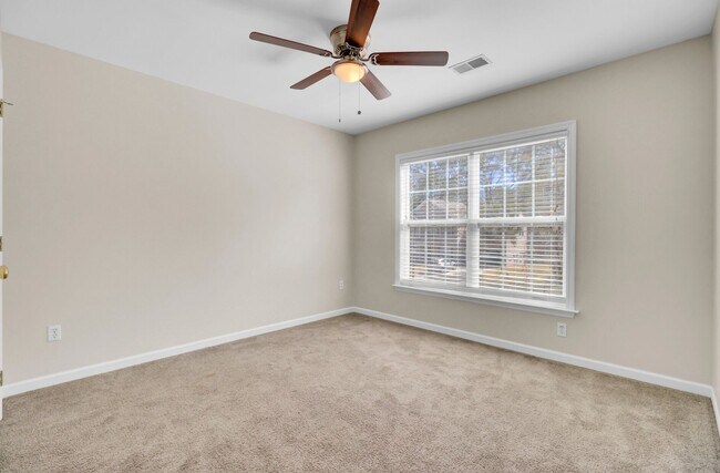Building Photo - Spacious 5-Bedroom Rental with Dual Master...