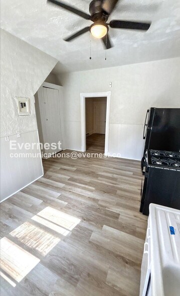 Building Photo - 3720 Fairview Ave