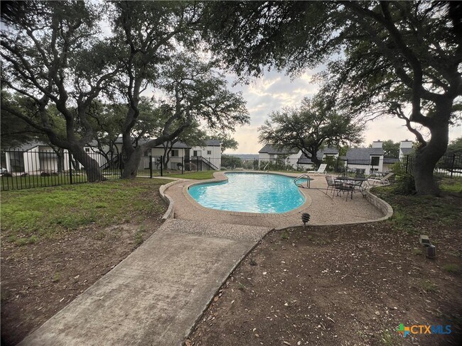 Primary Photo - 1033 Parkview Dr