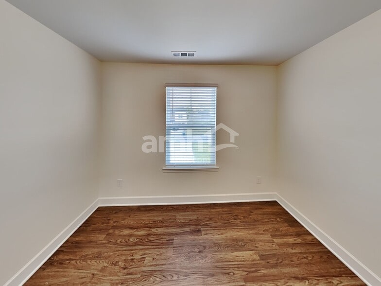 Building Photo - 608 Drema Ct
