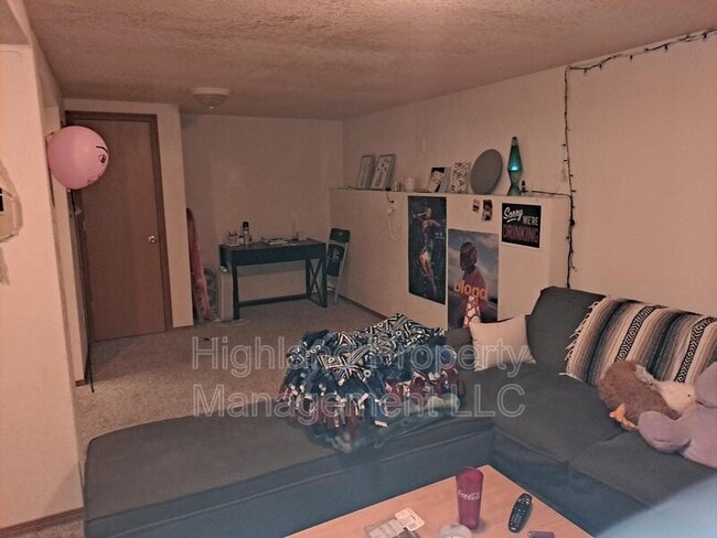 Building Photo - 520 NE Garfield St