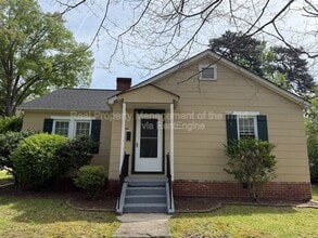 Building Photo - 801 Knollwood St