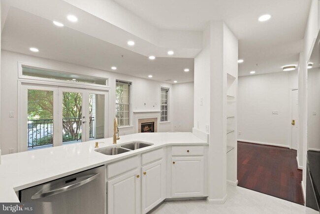 Building Photo - 1324 Garden Wall Cir