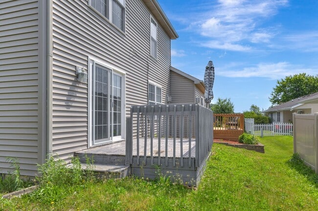Building Photo - Turnberry Ridge – 3 Bedroom, 2.5 Bath Zero-Lot Home with 2-Car Garage