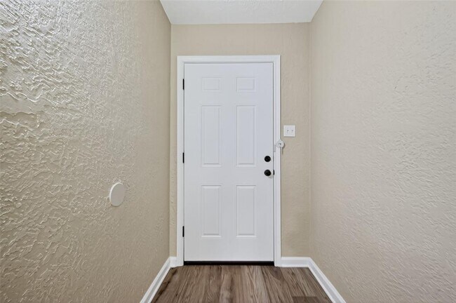 Building Photo - 17518 Autumn Hills Dr