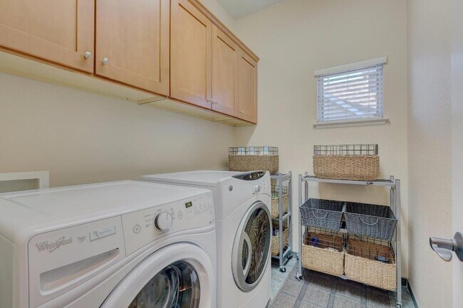 Building Photo - 57 Oakwood Dr