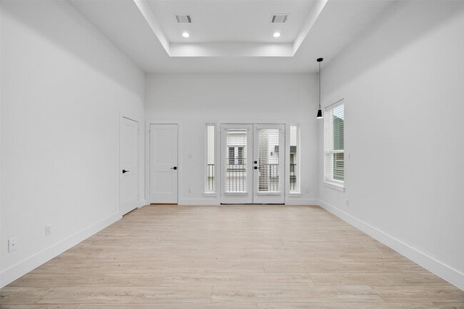 Building Photo - 105 Tolima Dove St