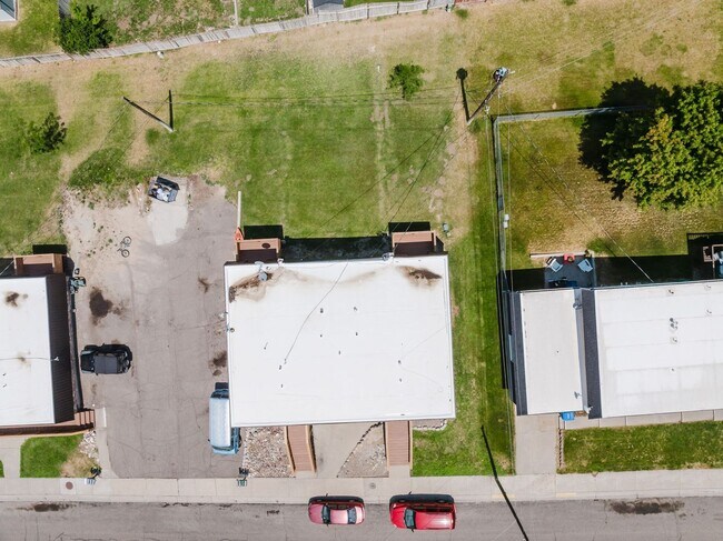 Building Photo - Poplar