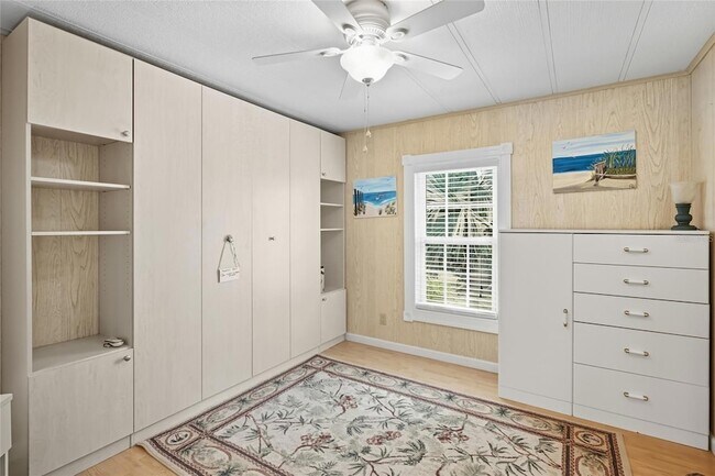 Building Photo - 420 Vivar