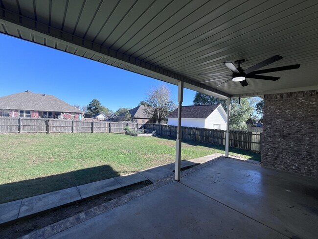 Building Photo - 29 Oak Crest Dr