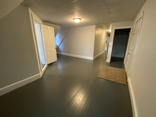 Building Photo - 1513 E Superior St