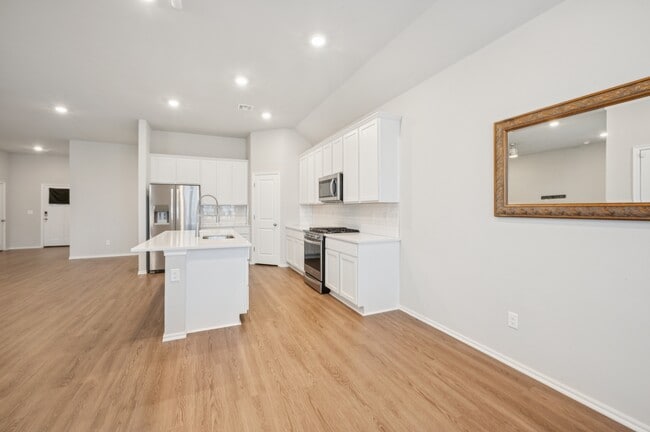 Building Photo - 4266 W Vlg Pk Dr