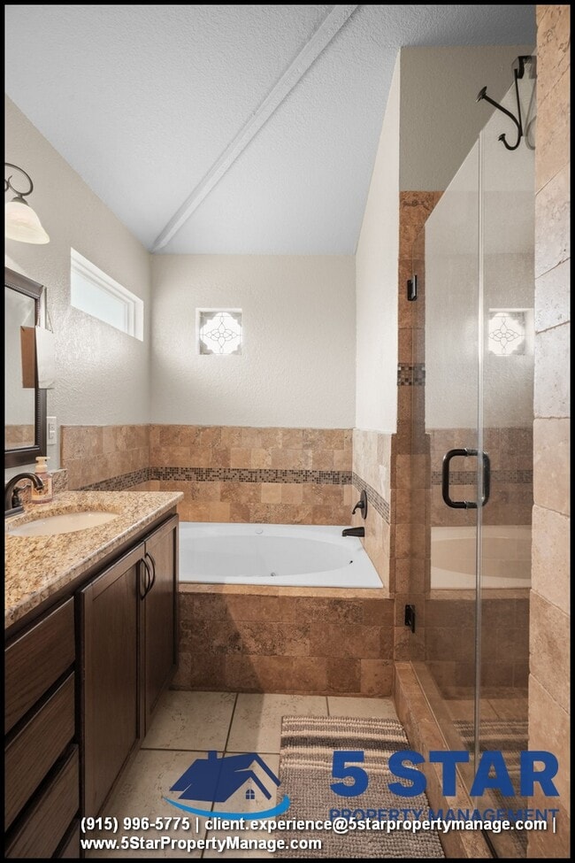 Building Photo - 6052 Bandolero Dr