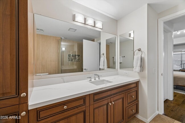 Building Photo - 7157 E Rancho Vista Dr