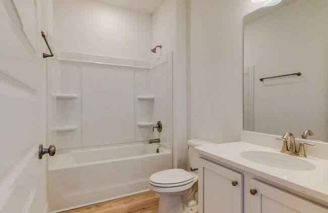 Building Photo - 4 Bedroom Home in Paradise Cove