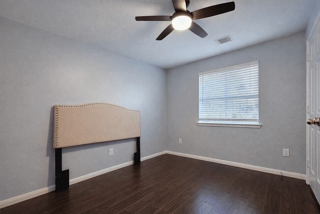 Building Photo - 1803 W Welsford Dr