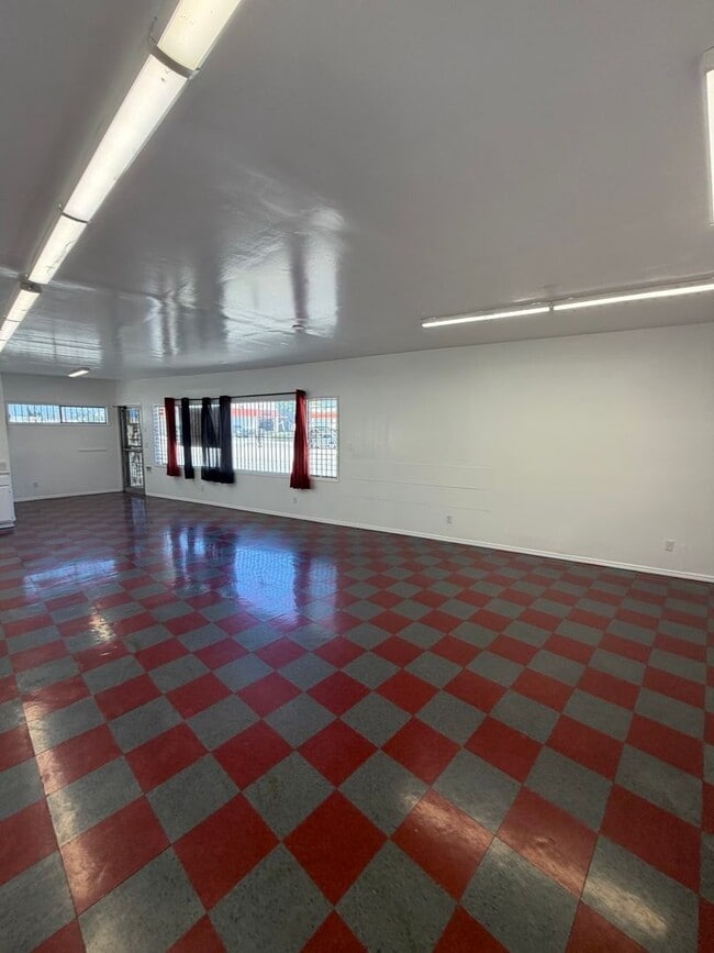Building Photo - 13501 Paramount Blvd
