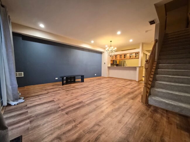 Building Photo - 2609 Carrolwood Rd