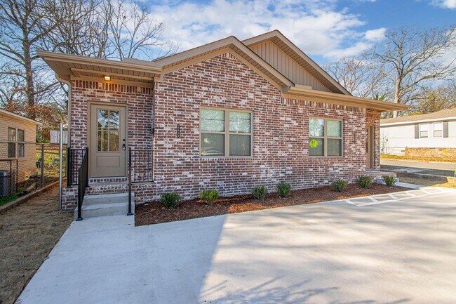 Building Photo - 1800 S Harrison St