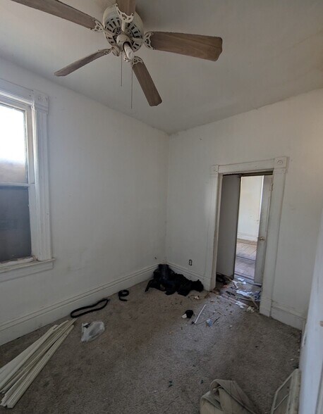 Building Photo - 1521 S Westmoreland Ave