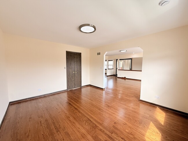 Building Photo - 4220 Oakton St