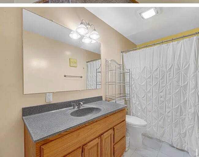 Building Photo - 6708 Tanager St