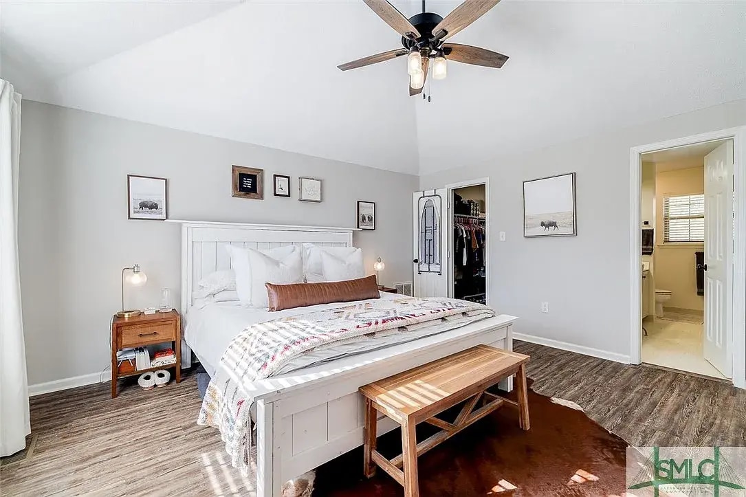 Building Photo - 165 Village Lake Dr