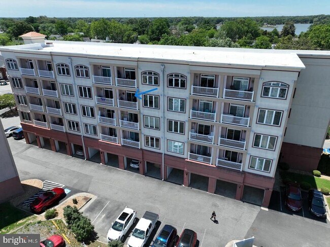 Building Photo - 103 N Irving Ave