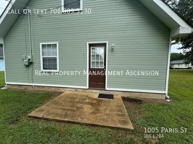 Building Photo - 1005 Paris St