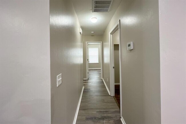 Building Photo - 737 Christian Ln