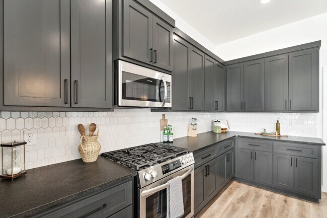 Building Photo - Fully Furnished Home in Broken Arrow