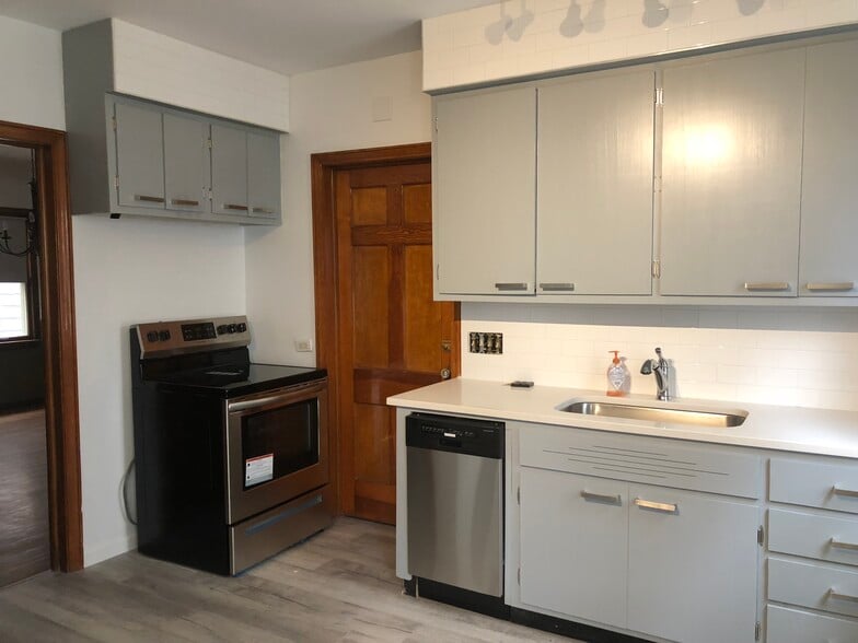 Building Photo - 2264 Northland Ave