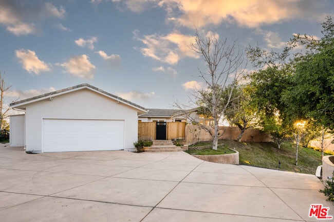 Building Photo - 33310 Hassted Dr