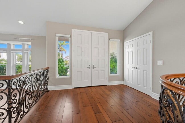 Building Photo - 4911 Amador Dr
