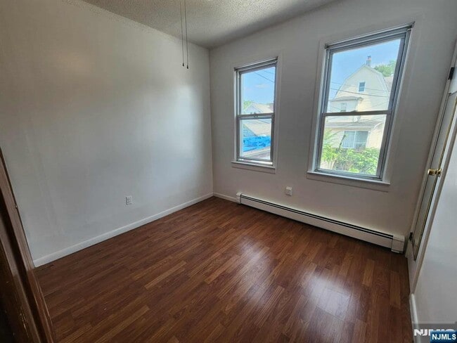 Building Photo - 432 Kearny Ave