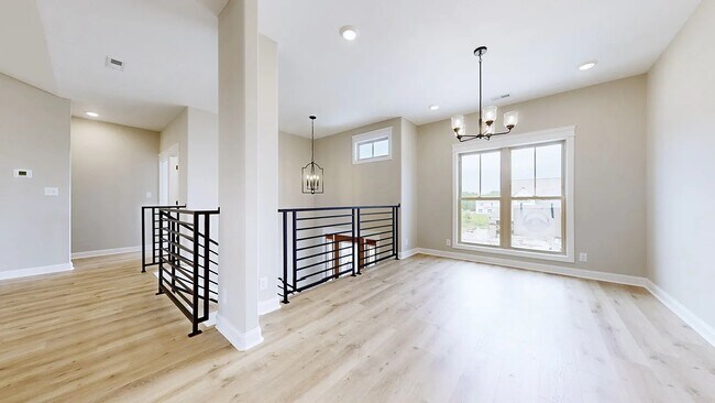 Building Photo - 529 Foxglove Ln