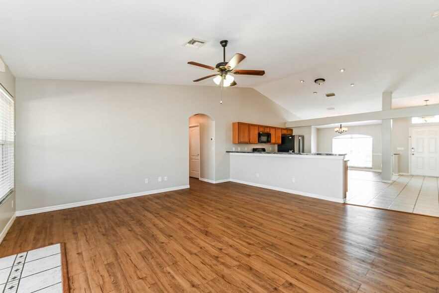 Building Photo - 1103 SW 40th Terrace
