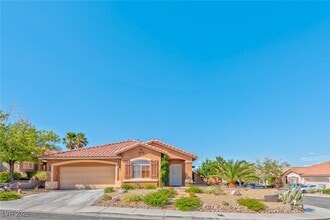 Building Photo - 10600 Royal Willow Pl