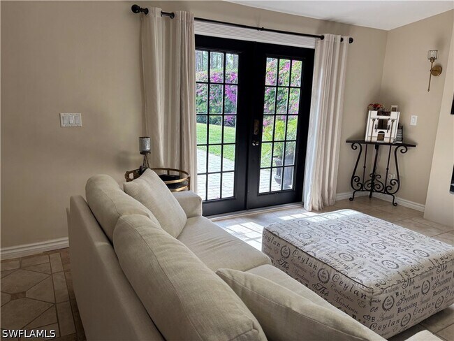 Building Photo - 1156 Oakes Blvd