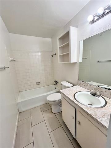 Building Photo - 2427 January Ln