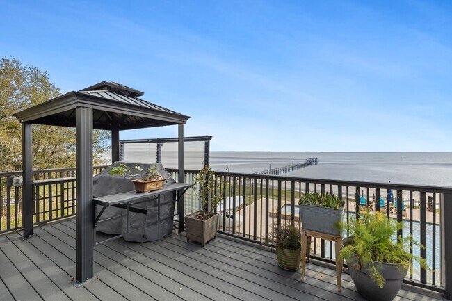 Building Photo - 12734 Tri City Beach Rd