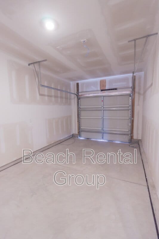 Building Photo - 1375 Speedway St