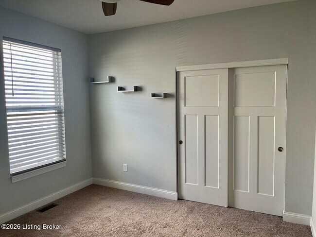 Building Photo - 2105 Meadows Edge Ln