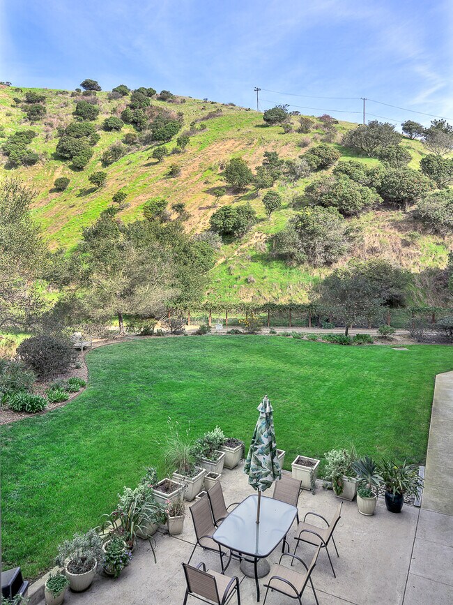 Building Photo - 1400 Pinnacle Ct