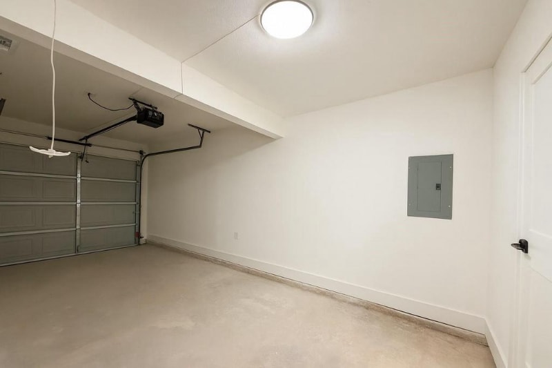 Building Photo - 2123 Luau St